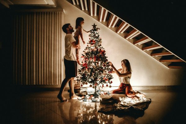 Creating New Traditions: 10 Ideas for a Memorable Christmas with Family and Friends